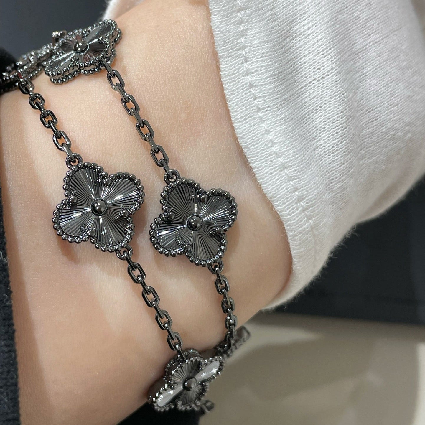 [Eterna Jewels]CLOVER 5 MOTIF BLACK BRACELET