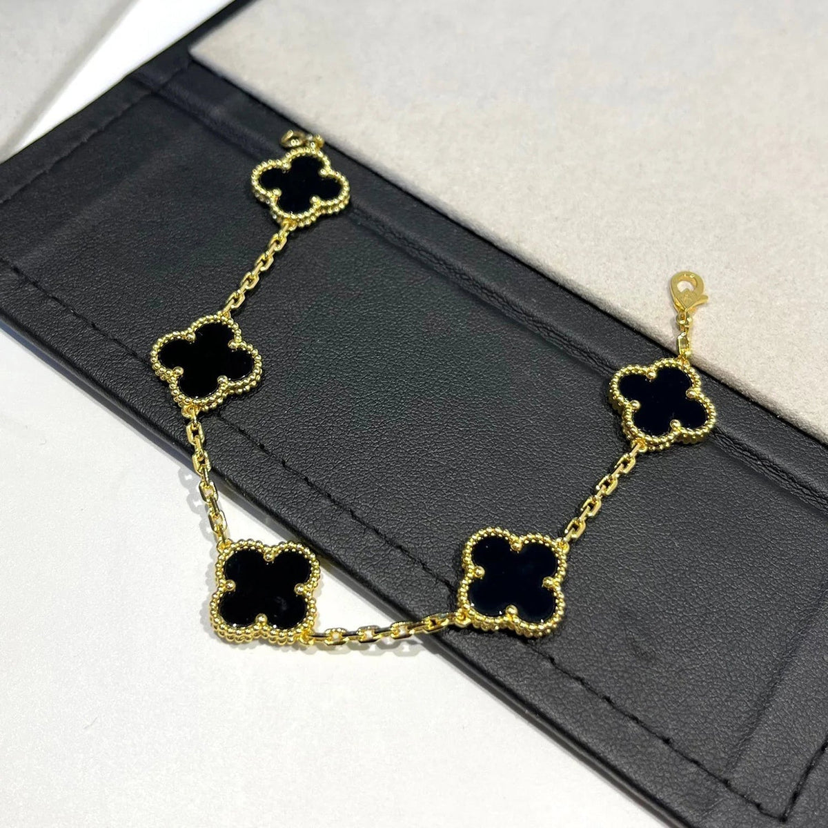 [Eterna Jewels] CLOVER 5 MOTIF ONYXS BRACELET COLLECTION