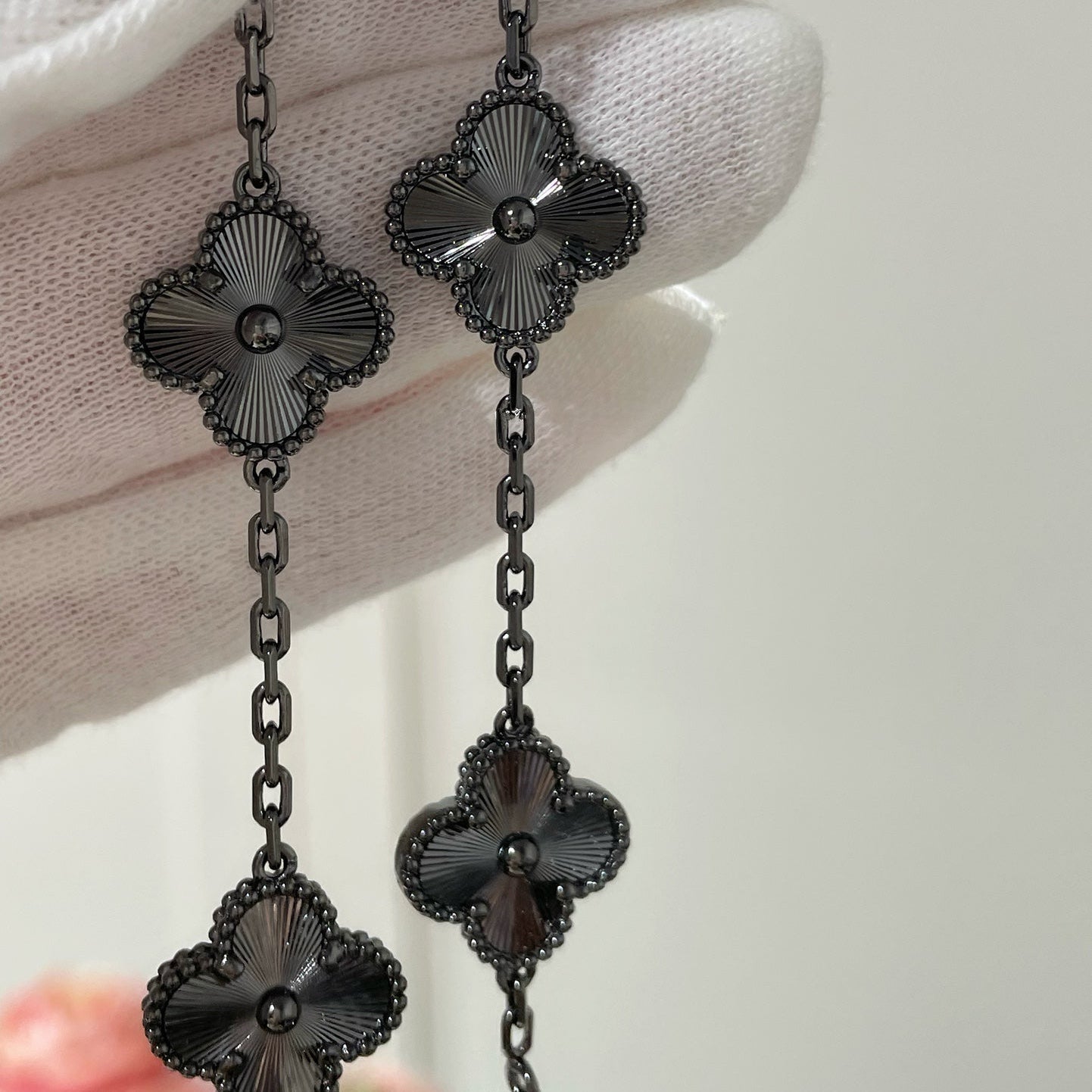 [Eterna Jewels]CLOVER 5 MOTIF BLACK BRACELET