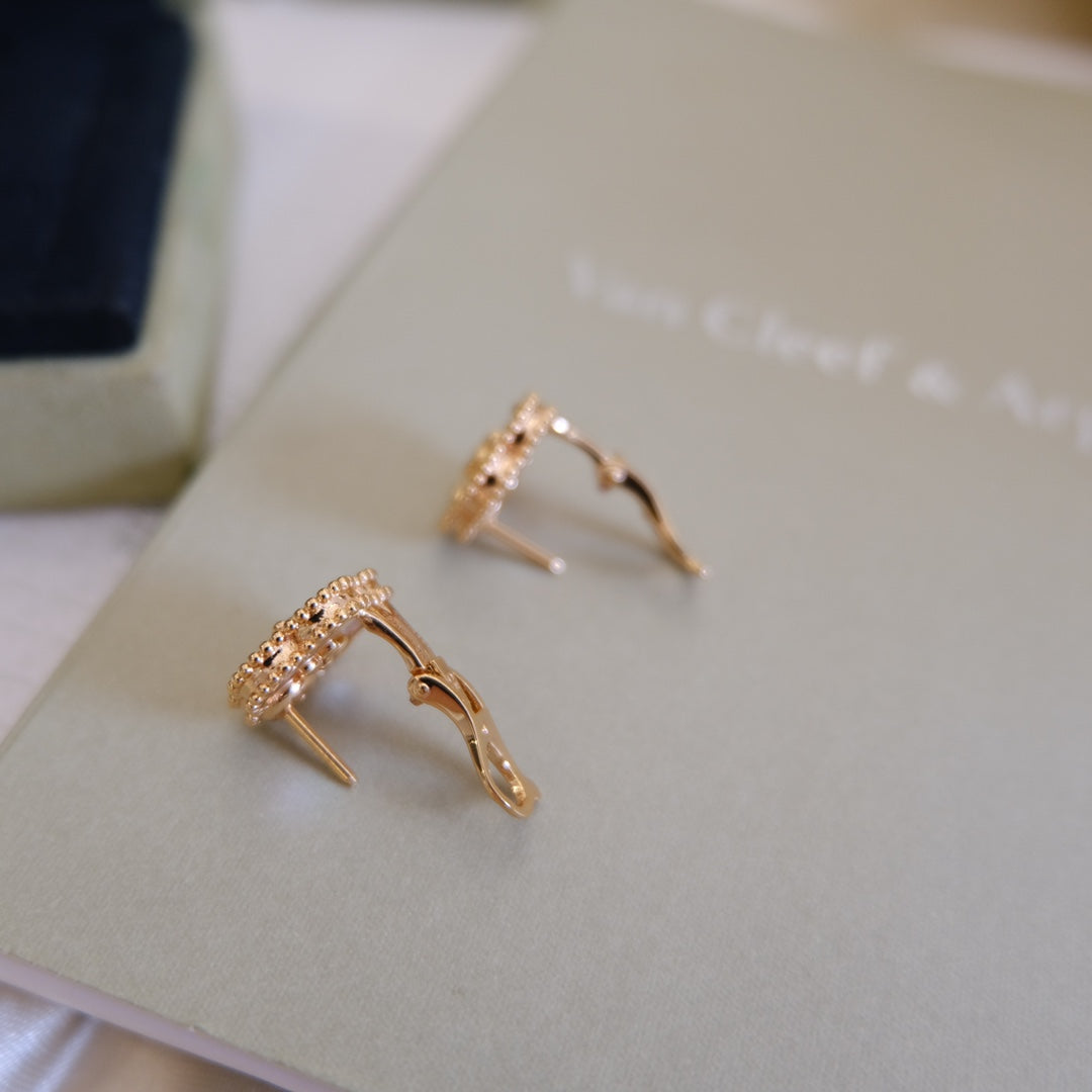 [Eterna Jewels]LUCKY PINK GOLD WHITE MOP EARRINGS