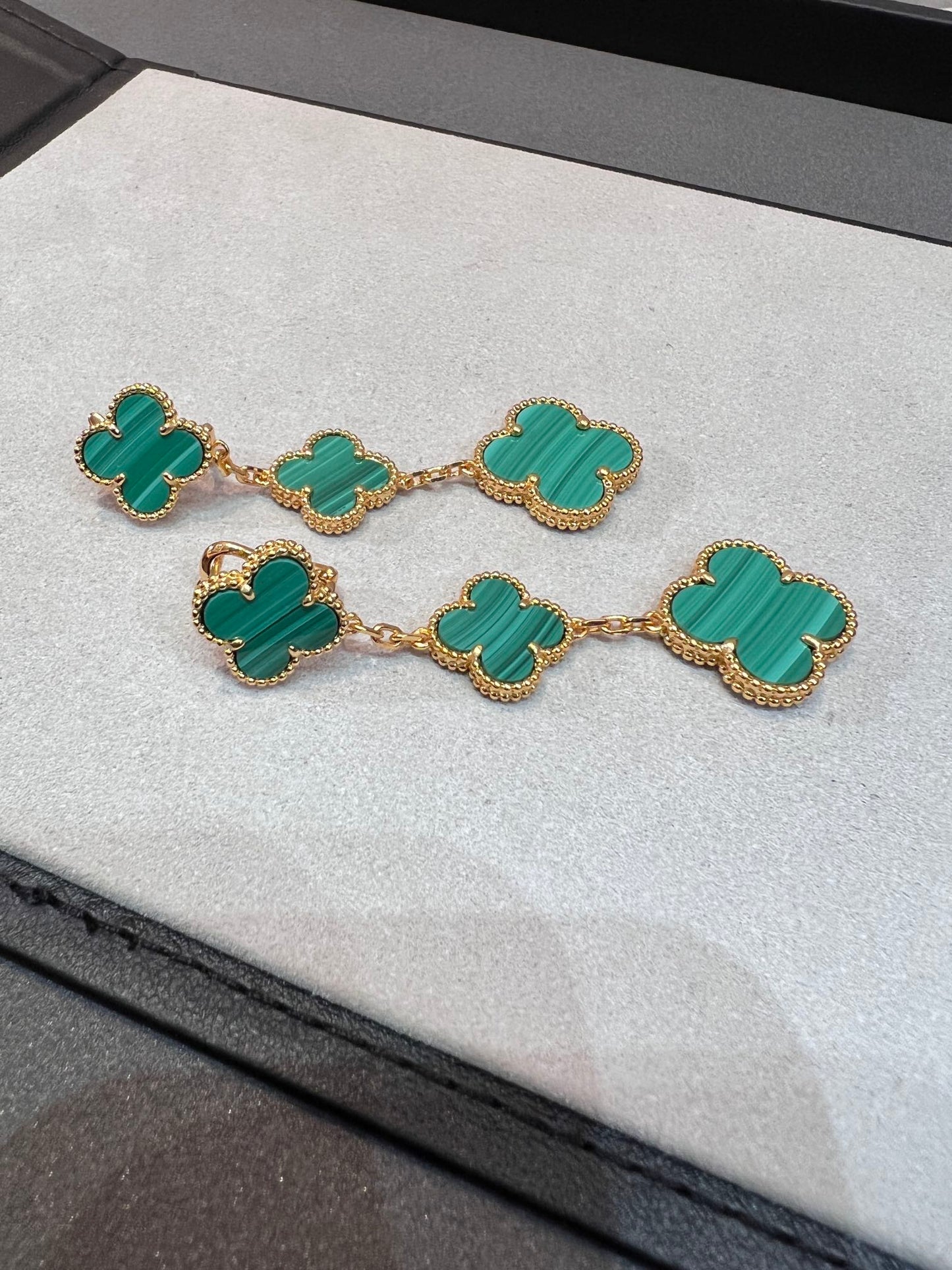 [Eterna Jewels]CLOVER MALACHITE 3 MOTIFS GOLD