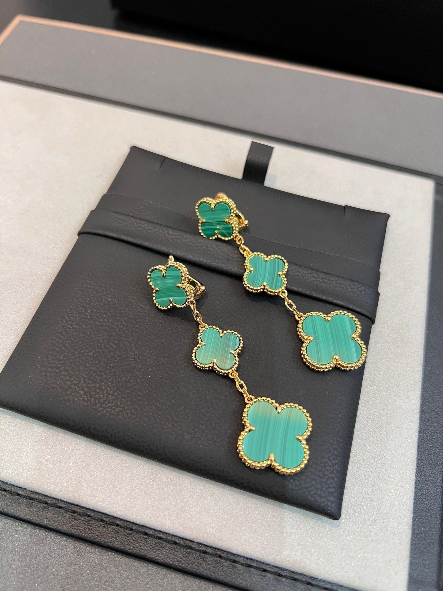 [Eterna Jewels]CLOVER MALACHITE 3 MOTIFS GOLD