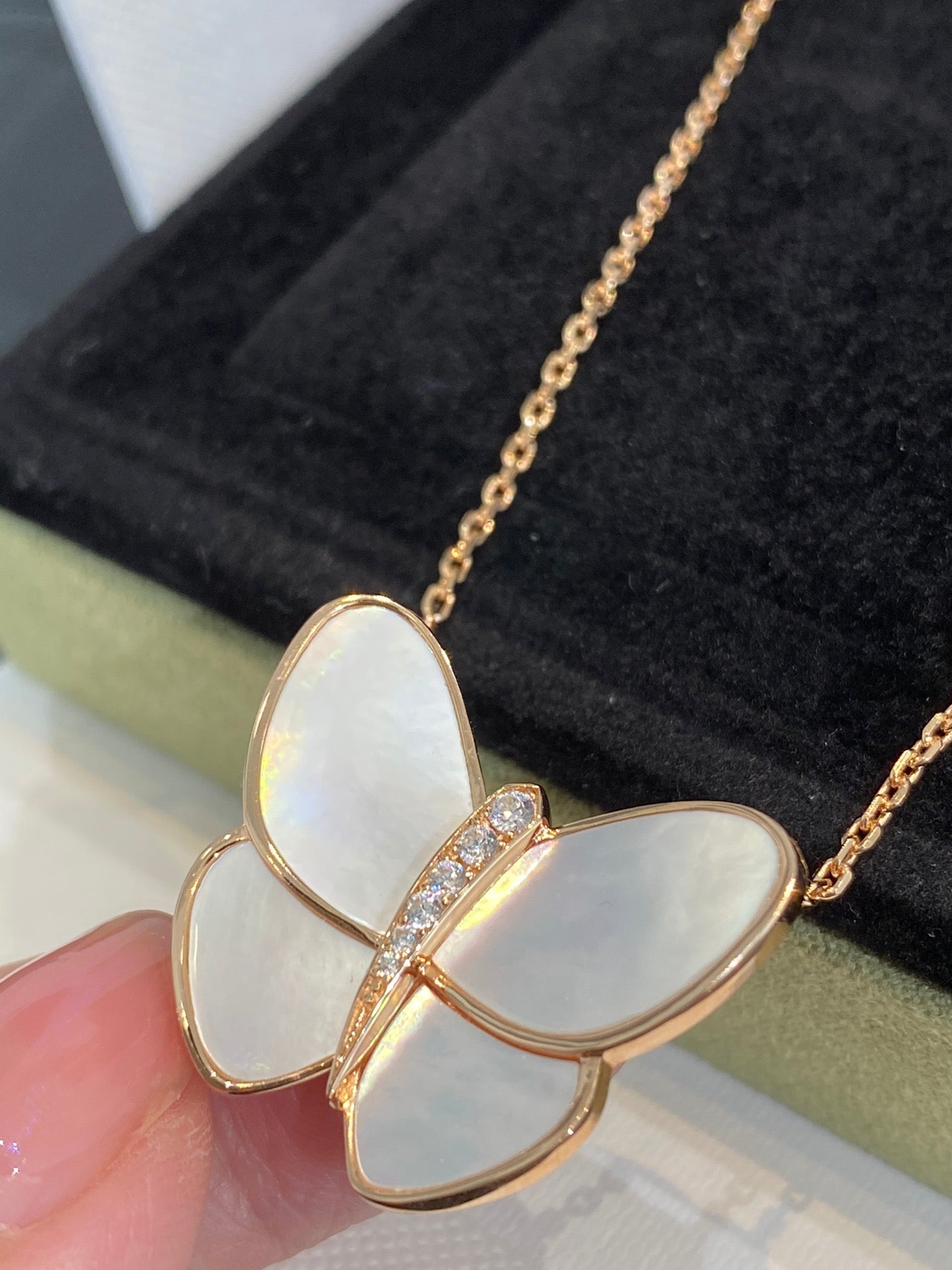 [Eterna Jewels]BUTTERFLY GOLD MOP DIAMOND NECKLACE