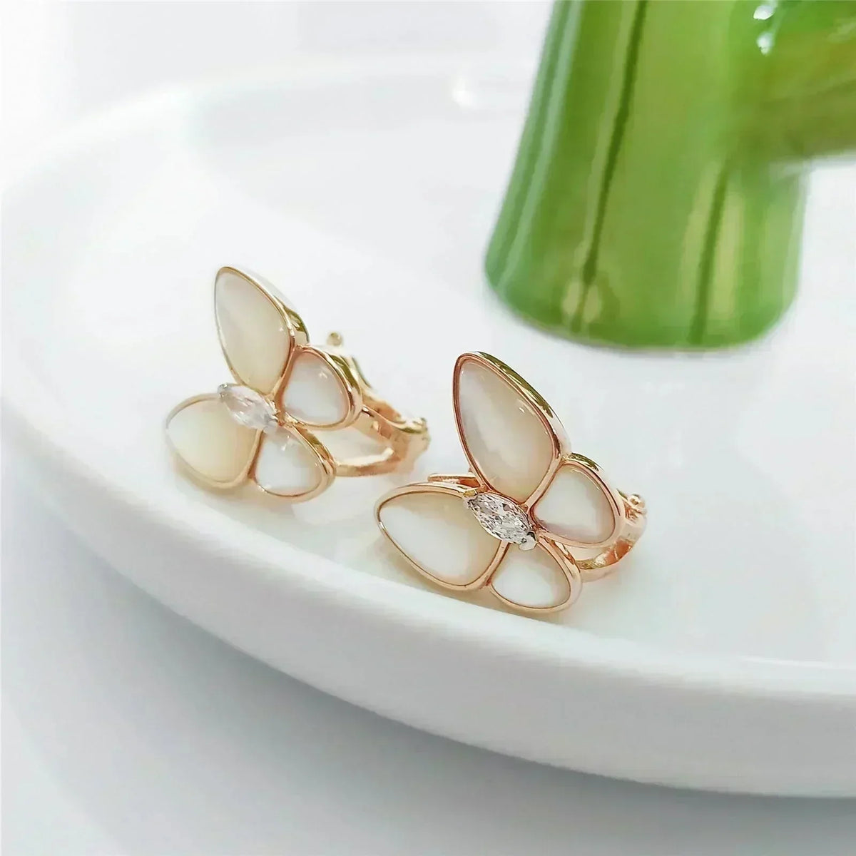 [Eterna Jewels]BUTTERFLY MOP DIAMOND EARRINGS
