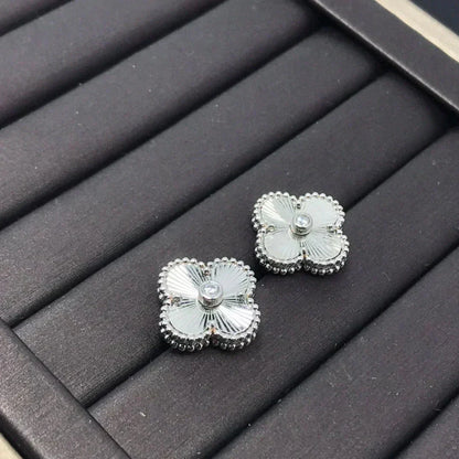 [Eterna Jewels]CLOVER MINI 9.5MM LASER EARRINGS