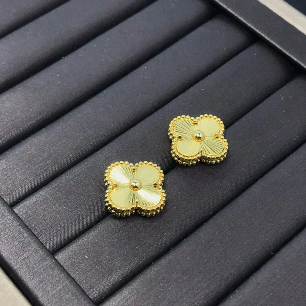 [Eterna Jewels]CLOVER MINI 9.5MM LASER EARRINGS