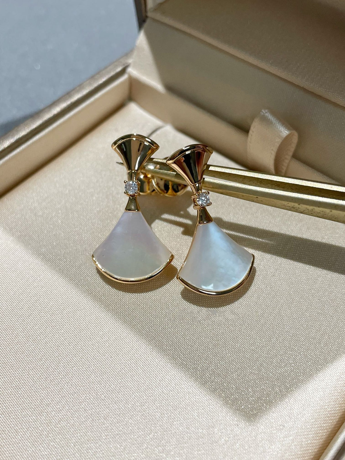 [Eterna Jewels]DREAM MOP 1 DIAMOND EARRINGS