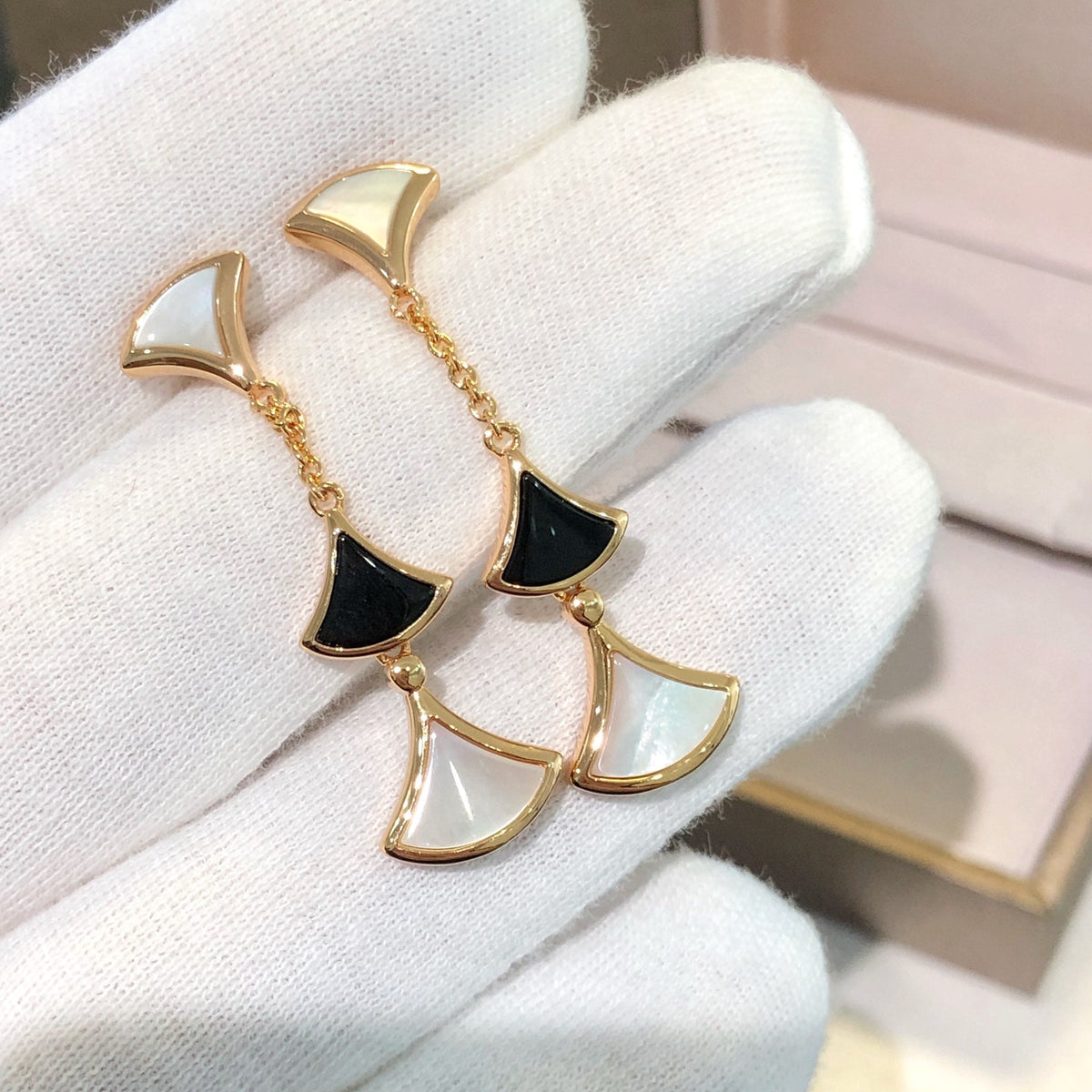 [Eterna Jewels]DREAM EARRINGS 3 MOTIFS ONYX MOP PINK GOLD