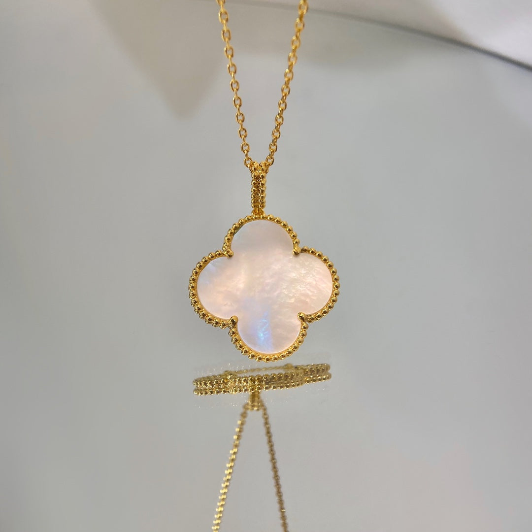 [Eterna Jewels]CLOVER 25MM MOP LARGE PENDANT NECKLACE