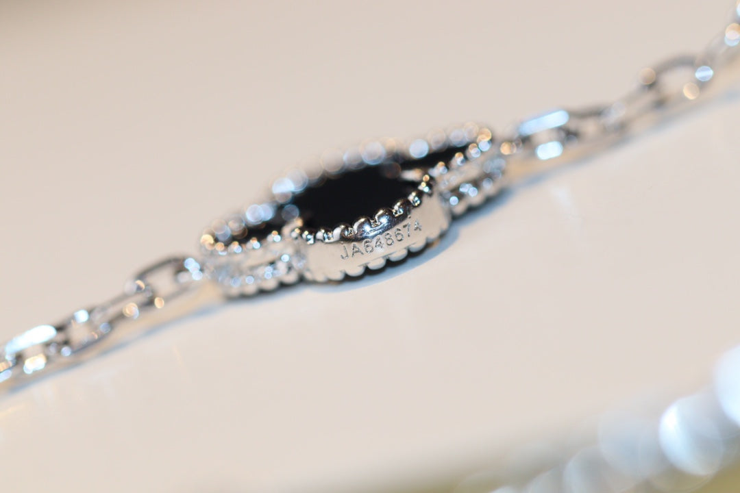 [Eterna Jewels]CLOVER 20 MOTIFS ONYX DIAMOND SILVER