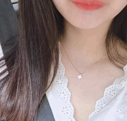 [Eterna Jewels]CLOVER MINI 9.5MM WHITE MOTHER-OF-PEARL NECKLACE
