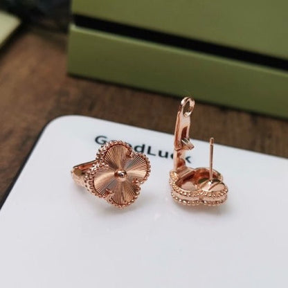[Eterna Jewels]CLOVER MEDIUM STUD EARRINGS