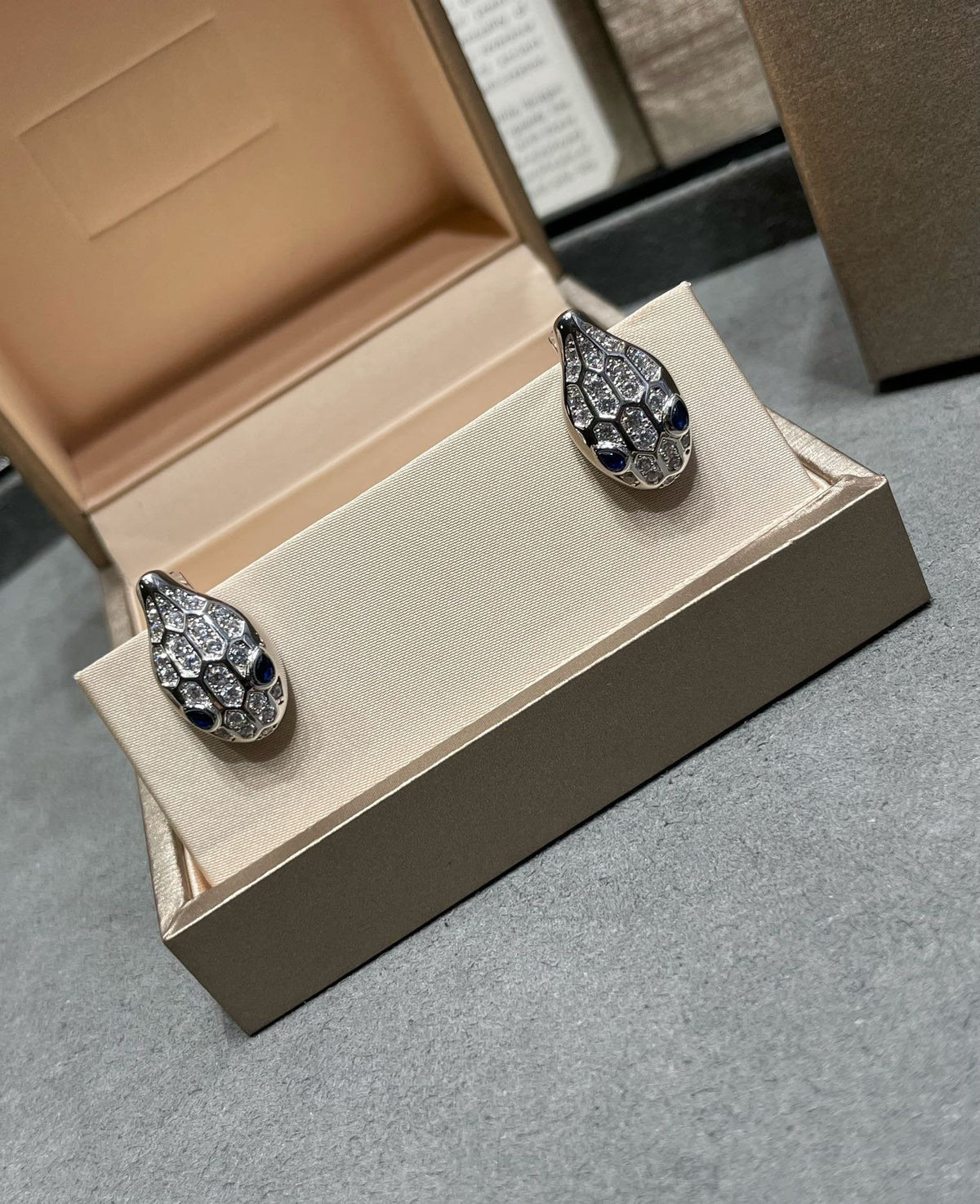 [Eterna Jewels]SERPENT DIAMOND STUD EARRINGS