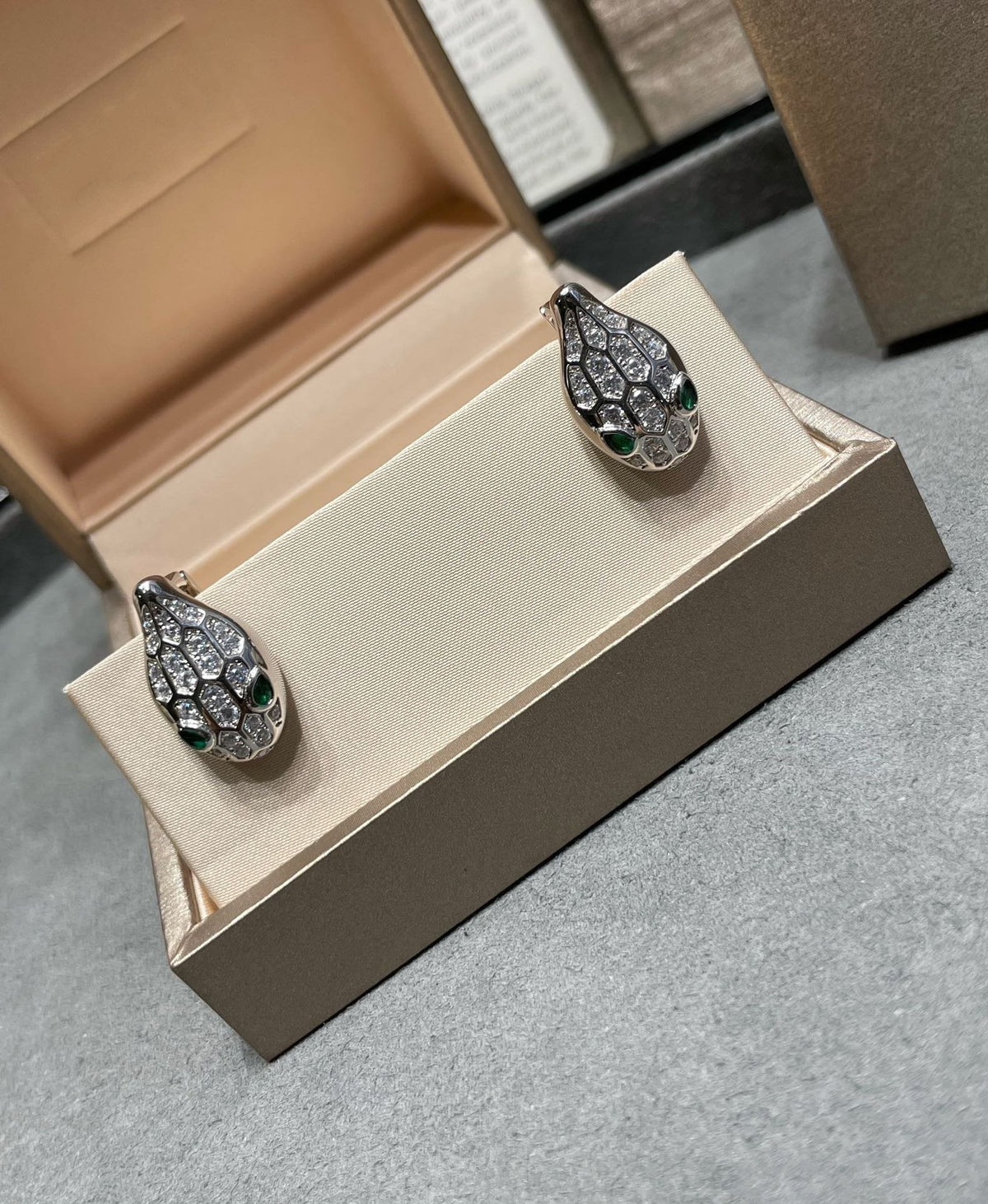 [Eterna Jewels]SERPENT DIAMOND STUD EARRINGS
