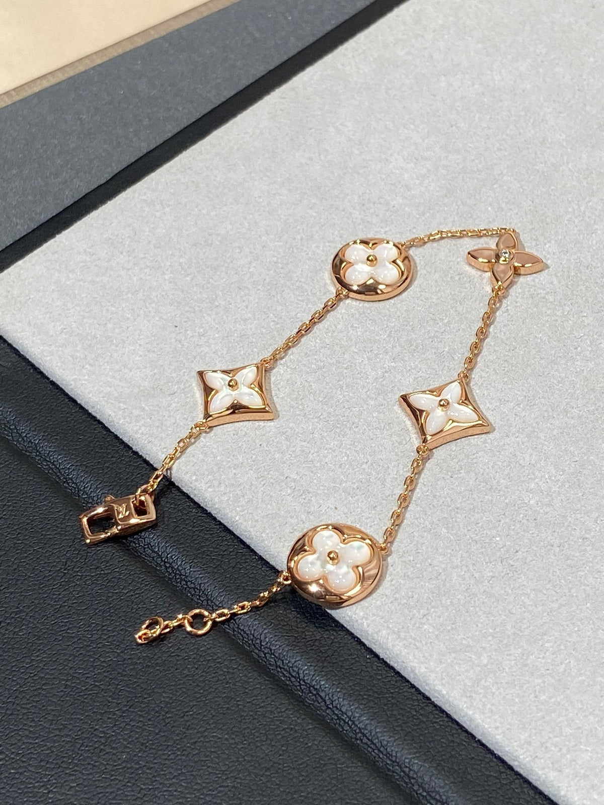 [Eterna Jewels]STAR AND SUN 5 MOTIF MOP PINK GOLD BRACELET