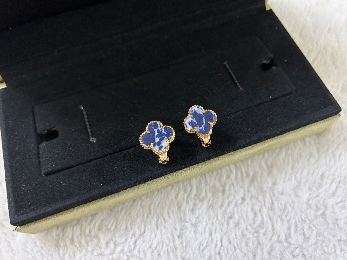 [Eterna Jewels]CLOVER PIETERSITE MEDIUM STUD EARRINGS