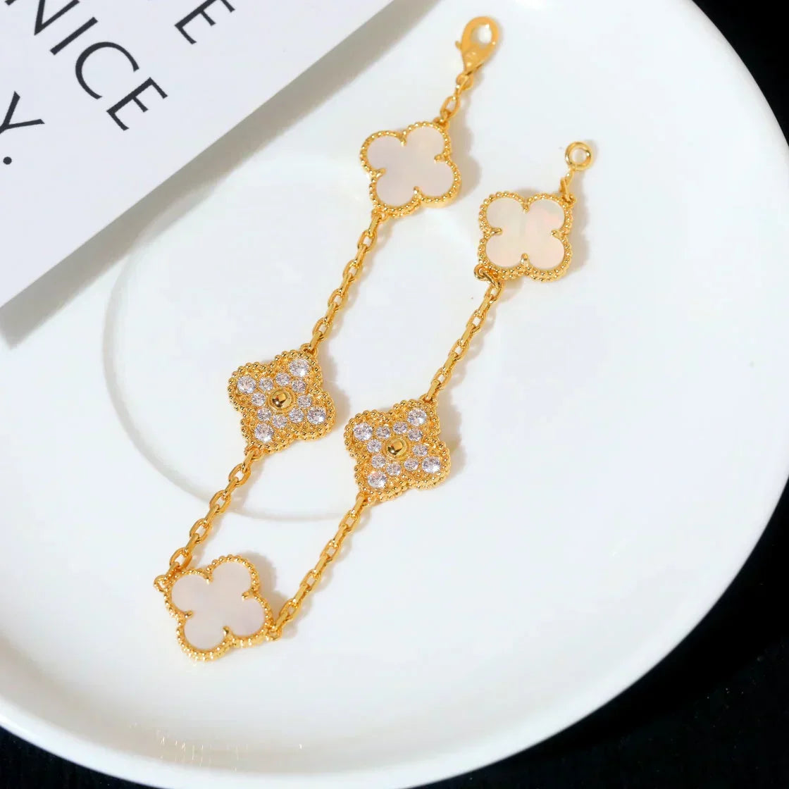 [Eterna Jewels]CLOVER WHITE PEARL MOP 5 MOTIF BRACELET COLLECTION
