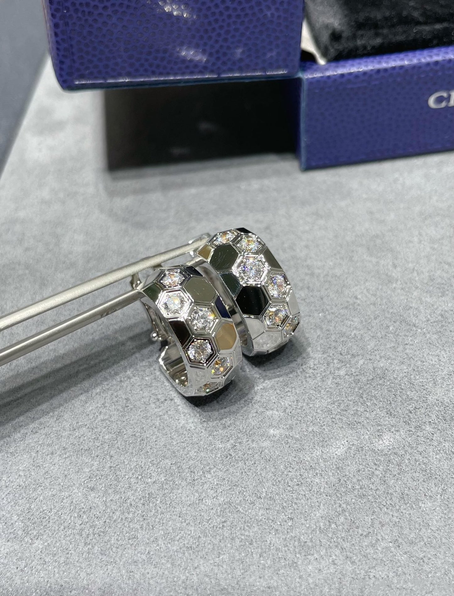 [Eterna Jewels]BEE LOVE DIAMOND HOOP EARRINGS