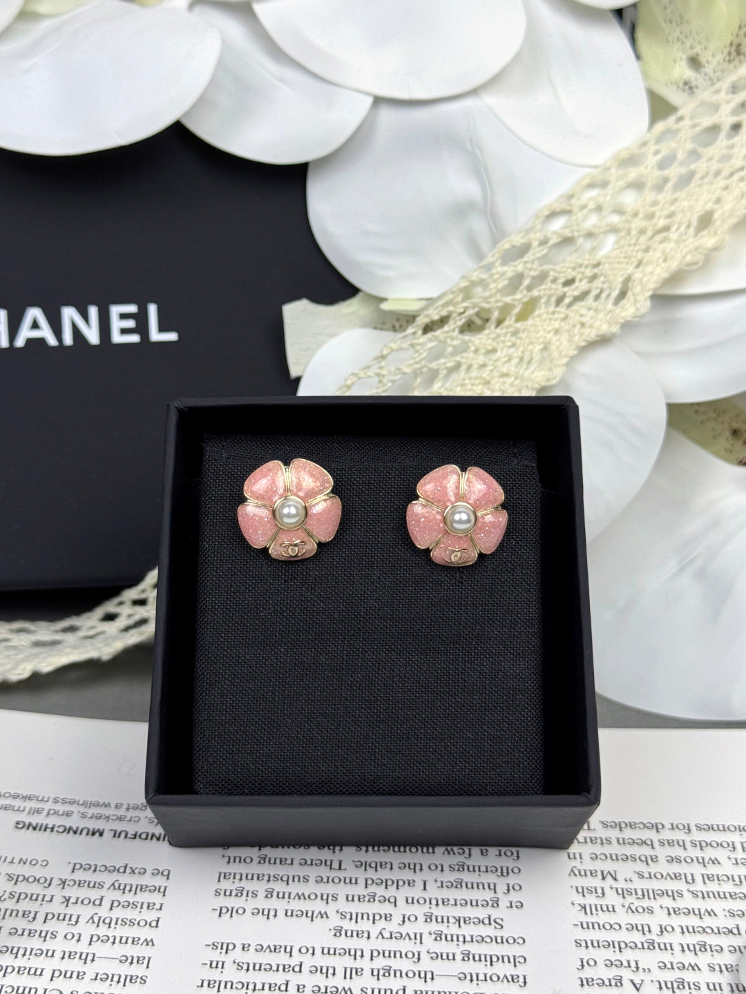 [Eterna Jewels]26C Pink Camellia Pearl Enamel Stud Earrings