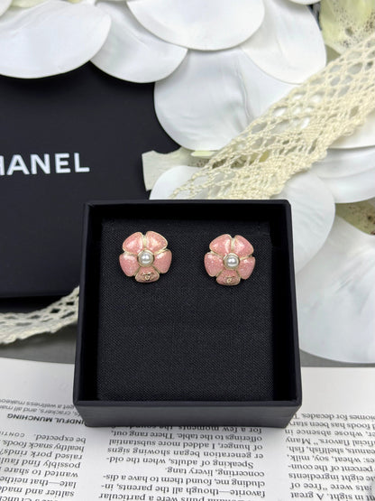 [Eterna Jewels]26C Pink Camellia Pearl Enamel Stud Earrings