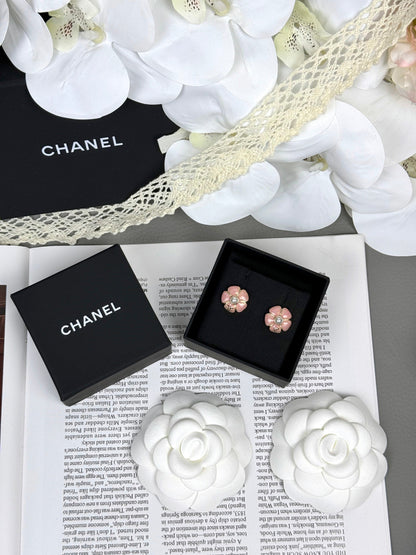 [Eterna Jewels]26C Pink Camellia Pearl Enamel Stud Earrings