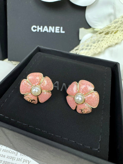 [Eterna Jewels]26C Pink Camellia Pearl Enamel Stud Earrings