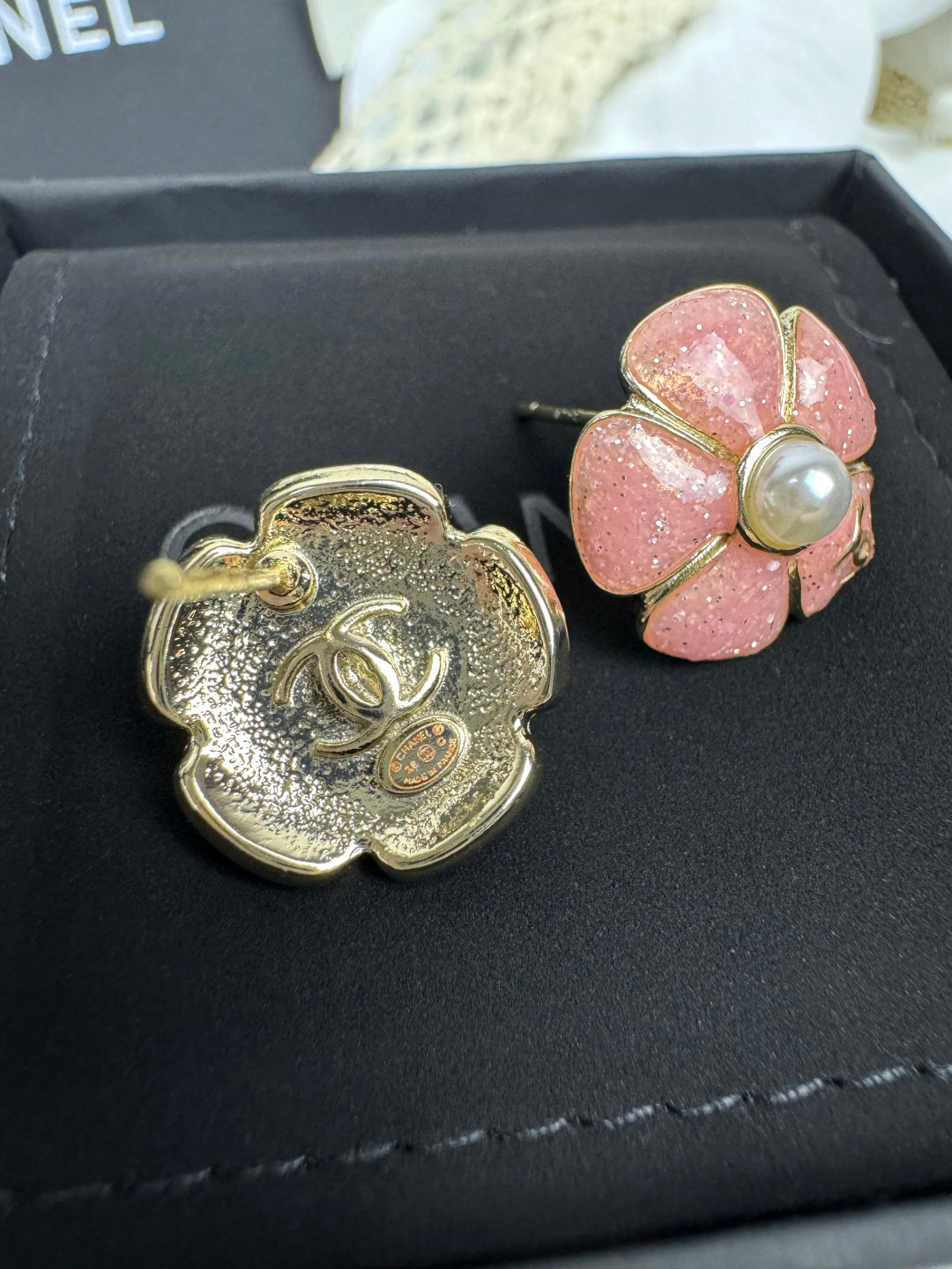 [Eterna Jewels]26C Pink Camellia Pearl Enamel Stud Earrings