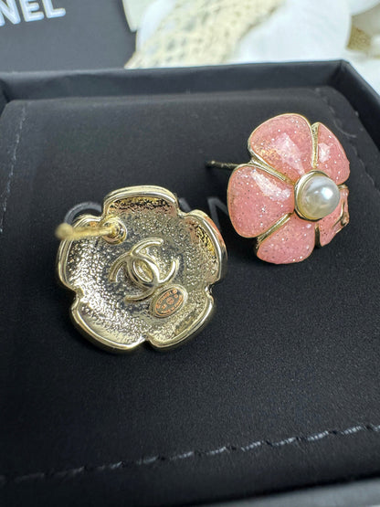 [Eterna Jewels]26C Pink Camellia Pearl Enamel Stud Earrings