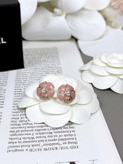 [Eterna Jewels]26C Pink Camellia Pearl Enamel Stud Earrings