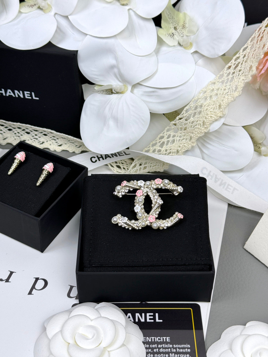 [Eterna Jewels]26C Pink-White Enamel Ice Cream Cone Double C Brooch