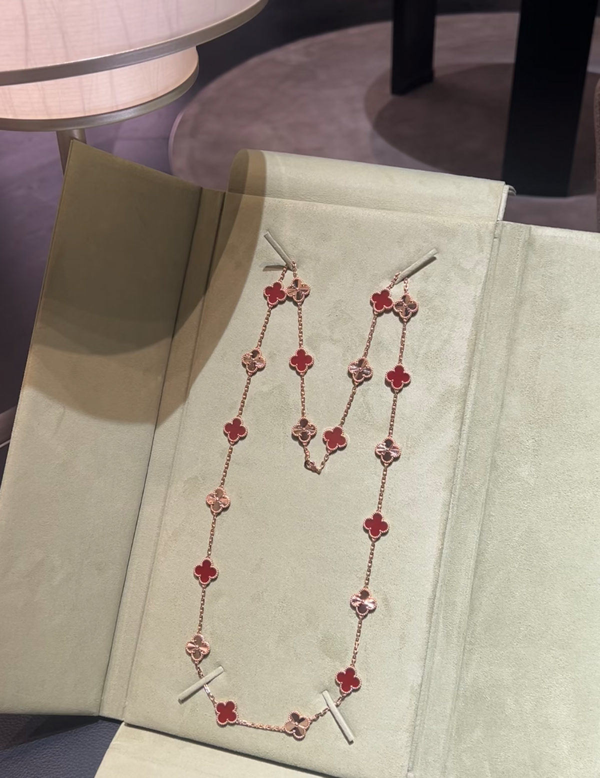 [Eterna Jewels]CLOVER 20 MOTIFS LASER CARNELIAN NECKLACE