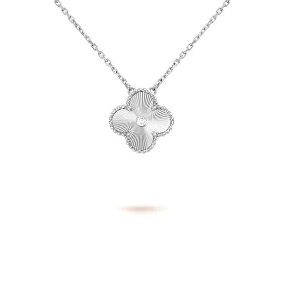 [Eterna Jewels]CLOVER  15MM DIAMOND LASER NECKLACE SILVER