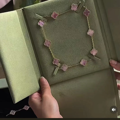 [Eterna Jewels Jewellery] Pink Necklace with Ten Clover Designs