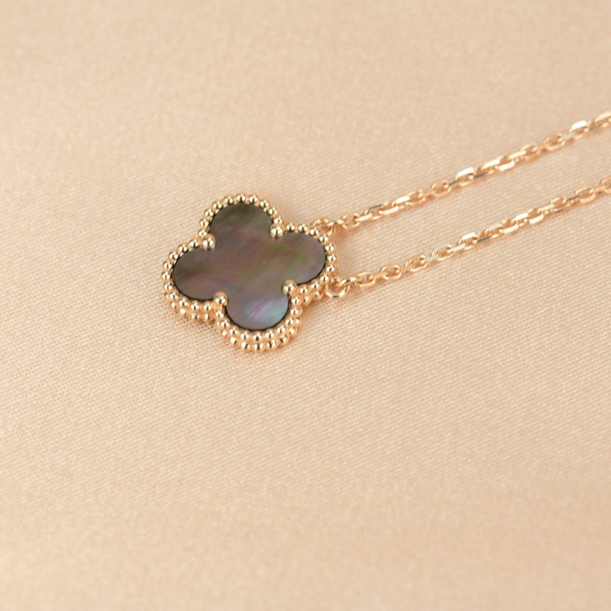 [Eterna Jewels]CLOVER 15MM  GRAY MOTHER OF PEARL NECKLACE