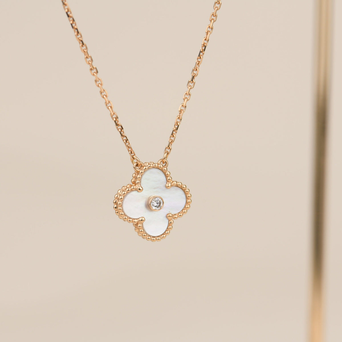 [Eterna Jewels]CLOVER 15MM DIAMOND WHITE FRITILLARIA NECKLACE