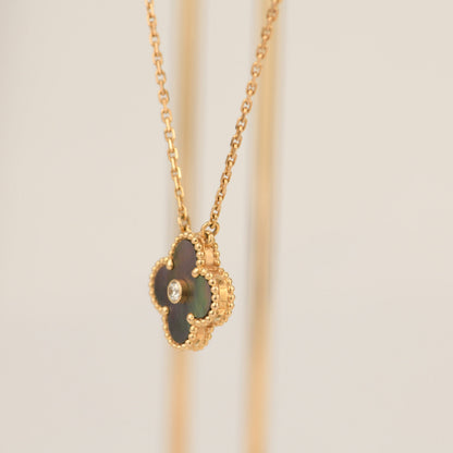 [Eterna Jewels]CLOVER 15MM DIAMOND AND MOTHER-OF-GREY NECKLACE