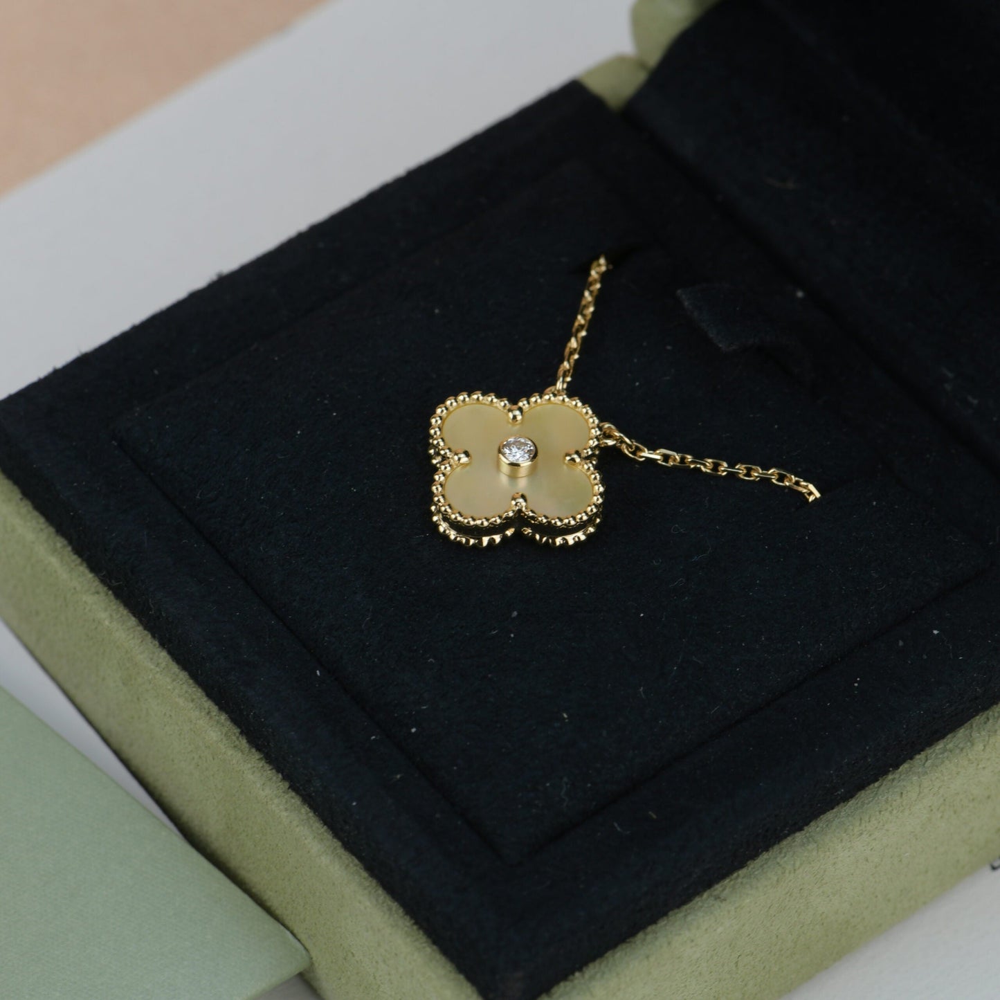 [Eterna Jewels]CLOVER 15MM DIAMOND GOLD MOTHER OF PEARL NECKLACE