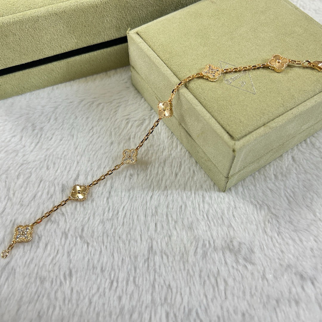 [Eterna Jewels]CLOVER 6 MOTIF DIAMOND LASER BRACELET