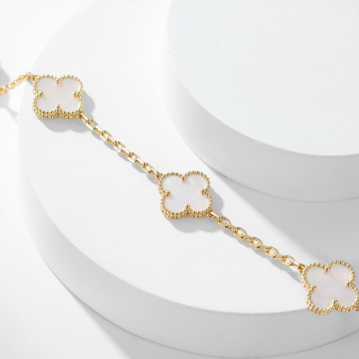 [Eterna Jewels]CLOVER 10 MOTIFS WHITE MOTHER OF PEARL NECKLACE
