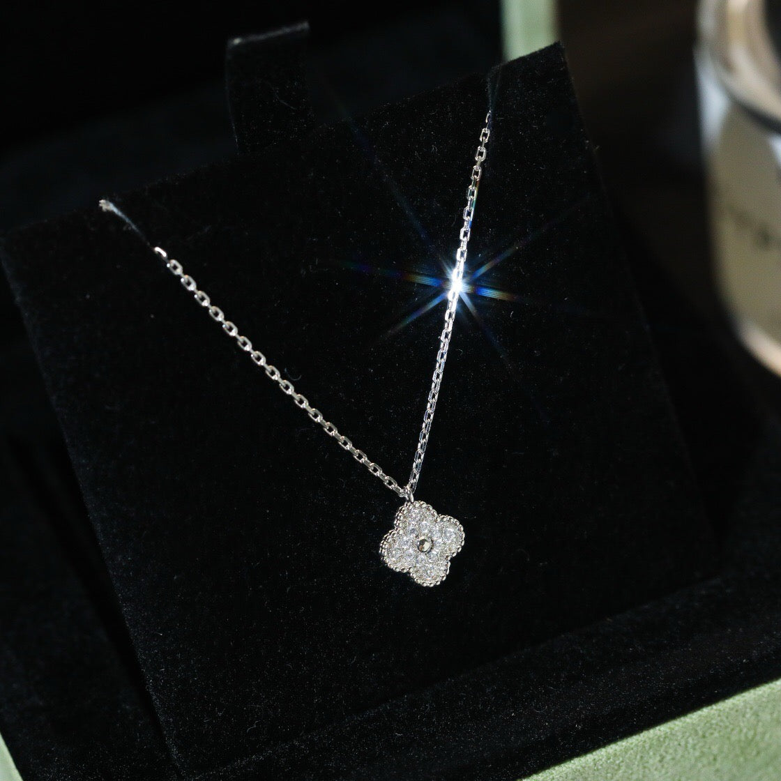 [Eterna Jewels]CLOVER MINI 9.5MM PENDANT DIAMOND NECKLACE