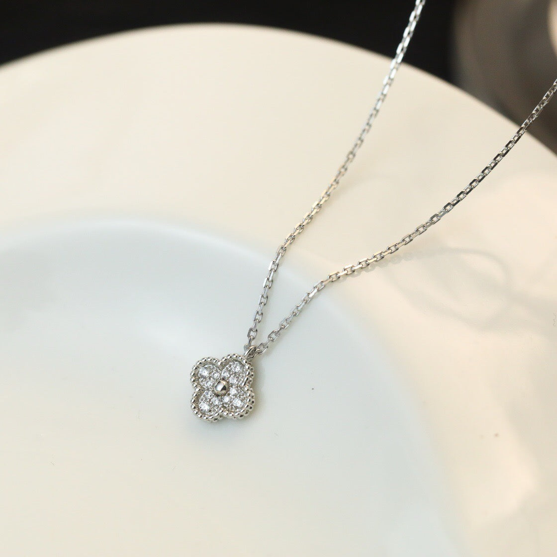 [Eterna Jewels]CLOVER MINI 9.5MM PENDANT DIAMOND NECKLACE