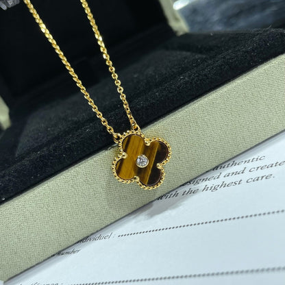 [Eterna Jewels]CLOVER 15MM DIAMOND AND YELLOW TIGER'S EYE AGATE necklace