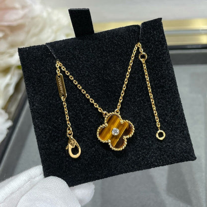 [Eterna Jewels]CLOVER 15MM DIAMOND AND YELLOW TIGER'S EYE AGATE necklace