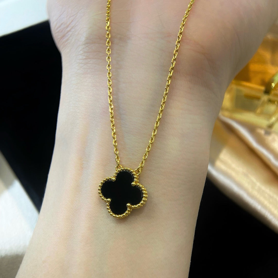 [Eterna Jewels]CLOVER 15MM BLACK ONYX SINGLE FLOWER NECKLACE
