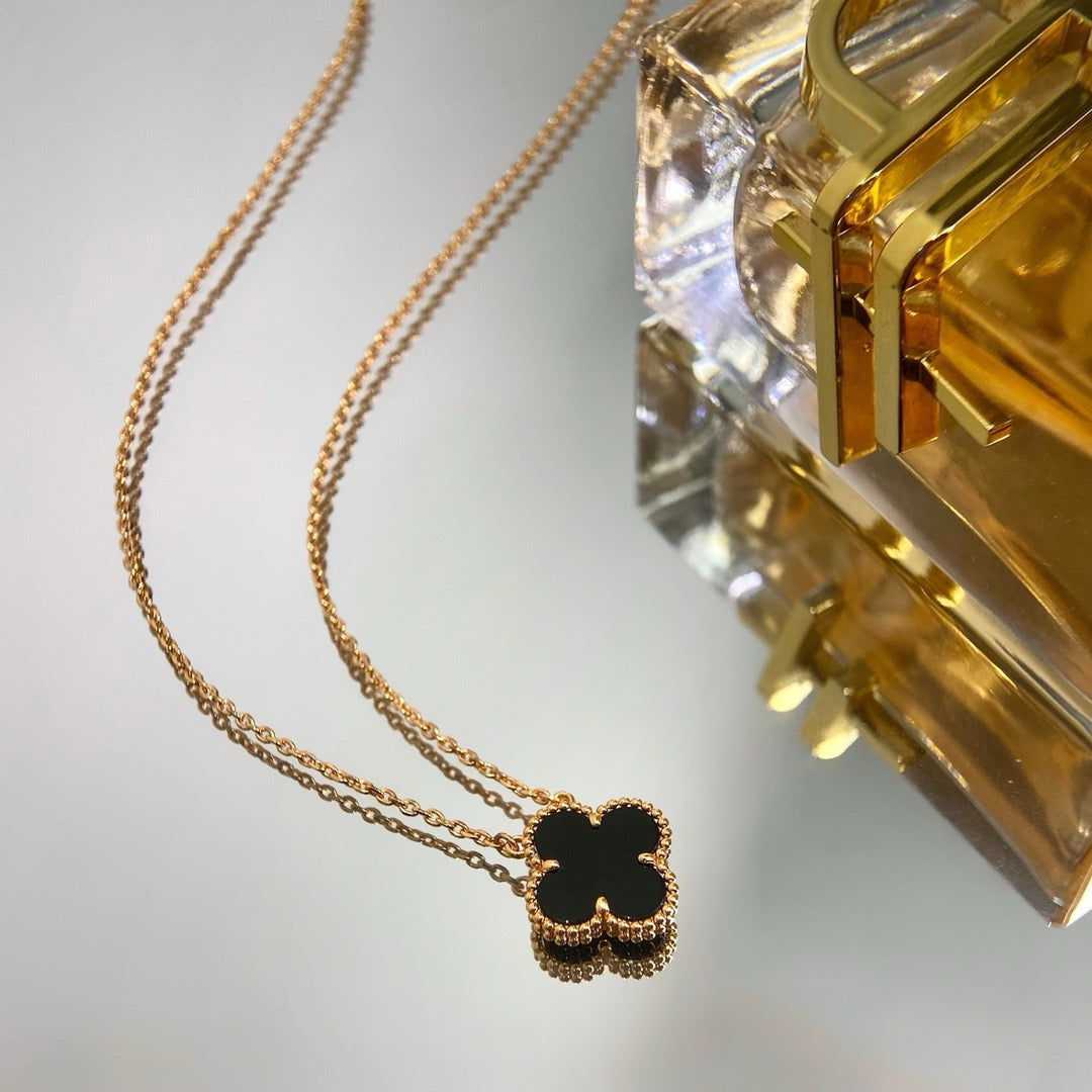 [Eterna Jewels]CLOVER 15MM BLACK ONYX SINGLE FLOWER NECKLACE