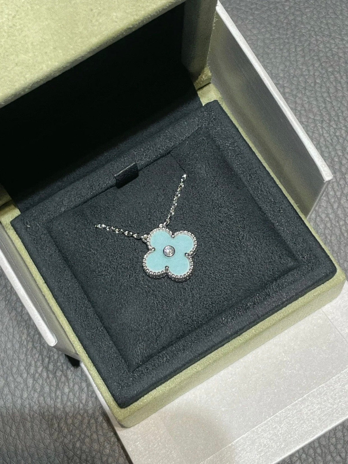 [Eterna Jewels]CLOVER 1 DIAMOND LIGHT BLUE SILVER NECKLACE