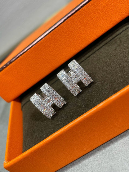 [Eterna Jewels]H STUD EARRINGS WITH SILVER DIAMONDS