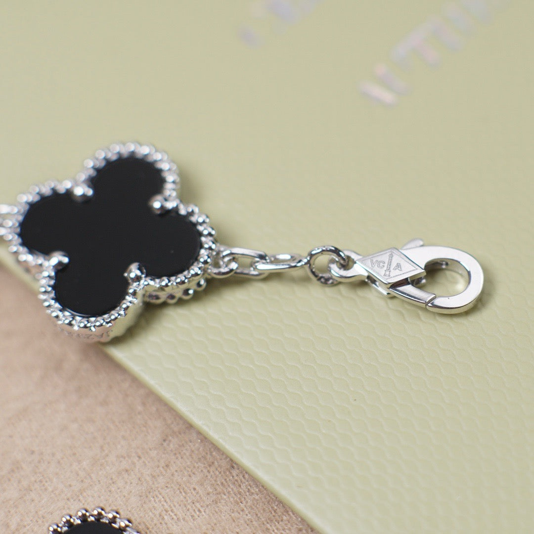 [Eterna Jewels] CLOVER 5 MOTIF ONYXS BRACELET COLLECTION