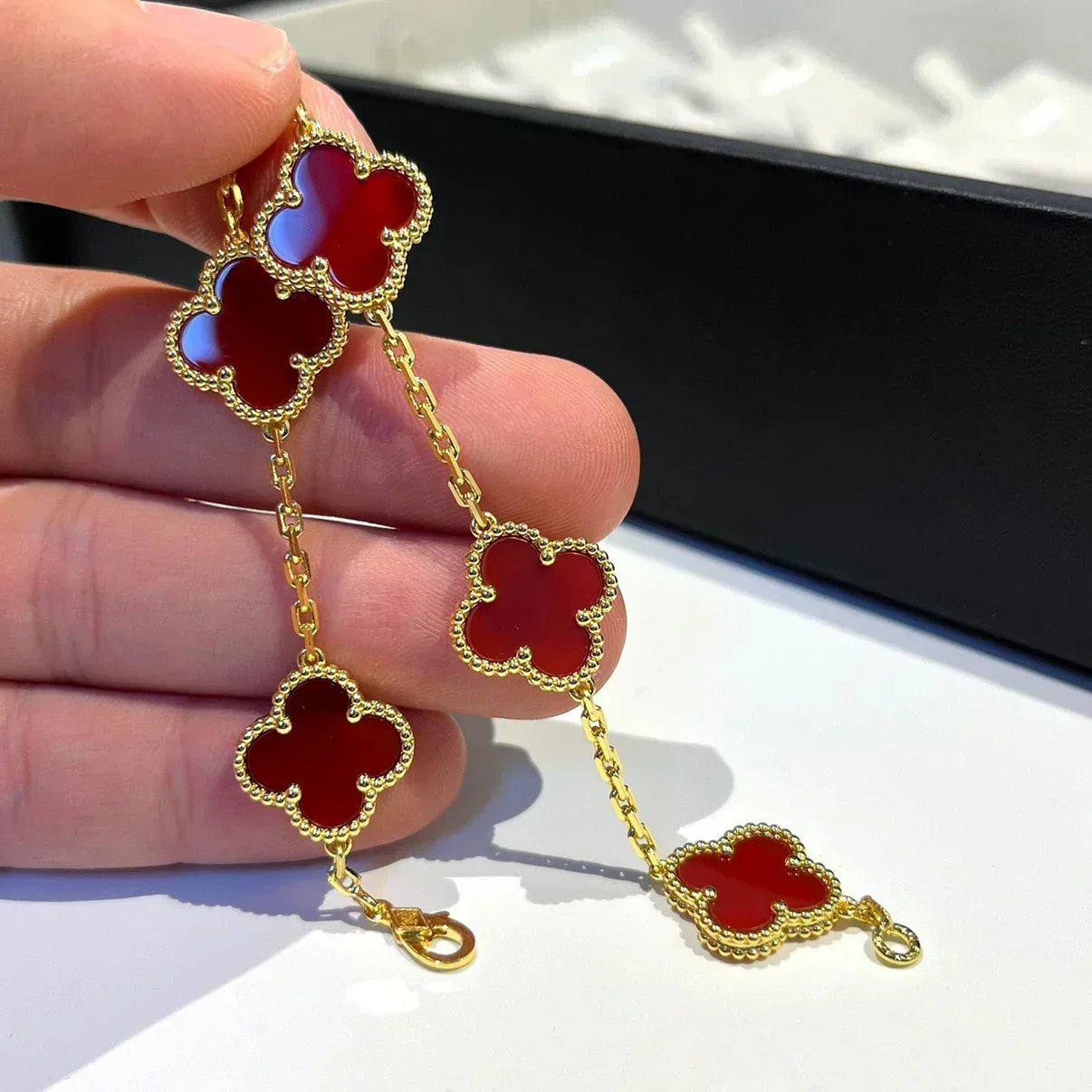[Eterna Jewels] CLOVER 5 MOTIF RED CORNELIAN BRACELET COLLECTION