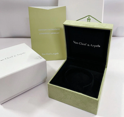 [Eterna Jewels]CLOVER 15MM LASER NECKLACE AND BOX